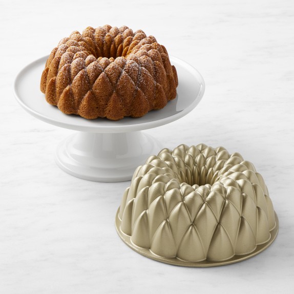  Nordic Ware Gingerbread House Bundt Pan: Gingerbread House  Mold: Home & Kitchen
