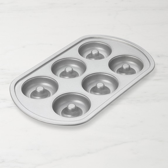 Williams Sonoma Goldtouch® Pro Nonstick Muffin Pan, 12-Well